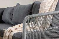 Chania kulmasohva sohvapöydällä - harmaa / akasia