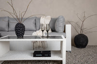 Amazon kulmasohva sohvapöydällä