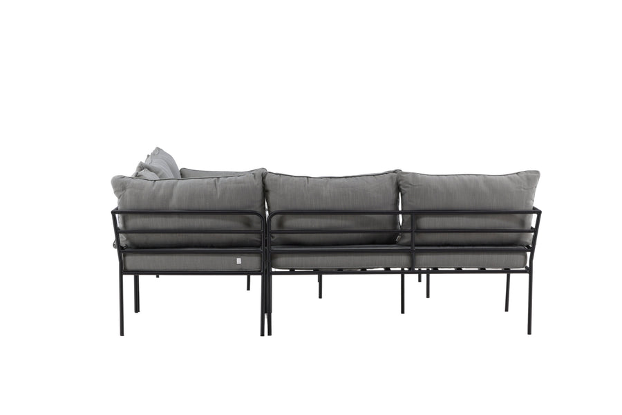 PENH kulmasohvaryhmä sohvapöydällä