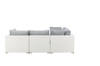 Amazon kulmasohva sohvapöydällä