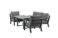 Barcelona-sohvasetti sohvapöydällä