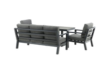 Barcelona-sohvasetti sohvapöydällä