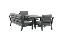 Barcelona-sohvasetti sohvapöydällä