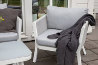 Virya-sohvasetti sohvapöydällä