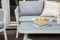 Virya-sohvasetti sohvapöydällä