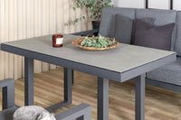 Barcelona-sohvasetti sohvapöydällä