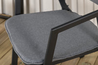 Kulutuskestävä ruokatuoli pehmusteella - musta / harmaa / alumiini