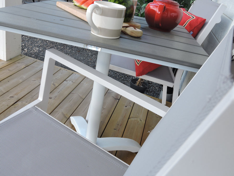 Ruokailuryhmä Colorado Copacabana-tuoleilla 