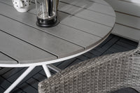 Ruokaryhmä Parma Malin-tuoleilla