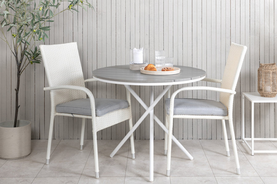 Ruokaryhmä Parma Anna-tuoleilla