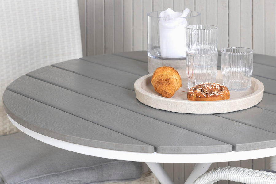 Ruokaryhmä Parma Anna-tuoleilla