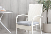 Ruokaryhmä Parma Anna-tuoleilla