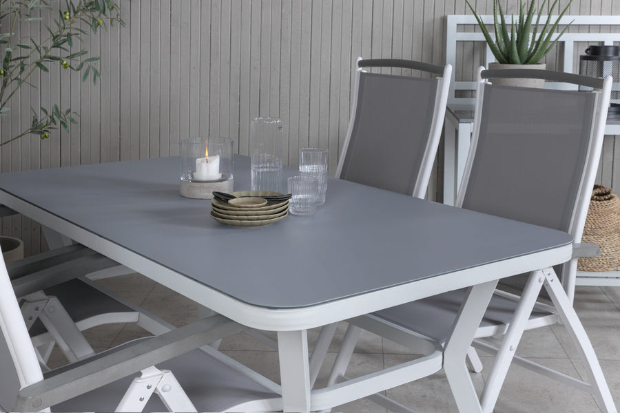 Ruokaryhmä Virya tuoleilla Albany