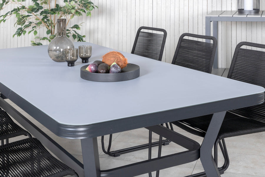 Ruokaryhmä Virya tuoleilla Lindos