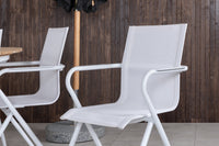 Ruokaryhmä Mexico tuoleilla Alina