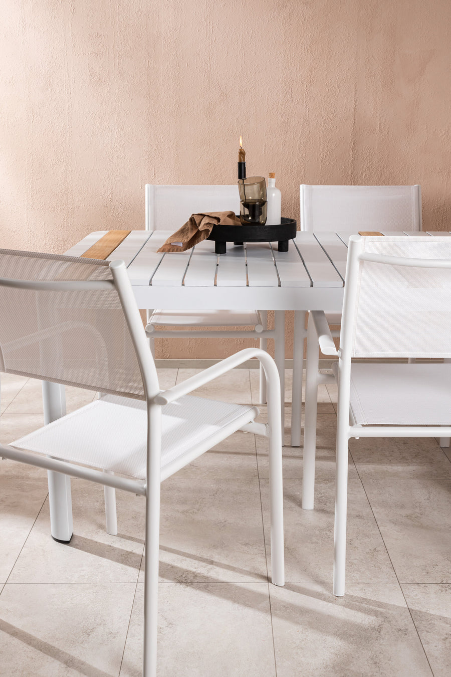 Ruokapöytä Togo ja tuolit Santorini 