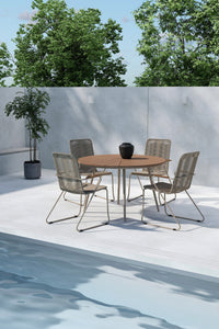 San Vito -ruokaryhmä Bois-tuoleilla 