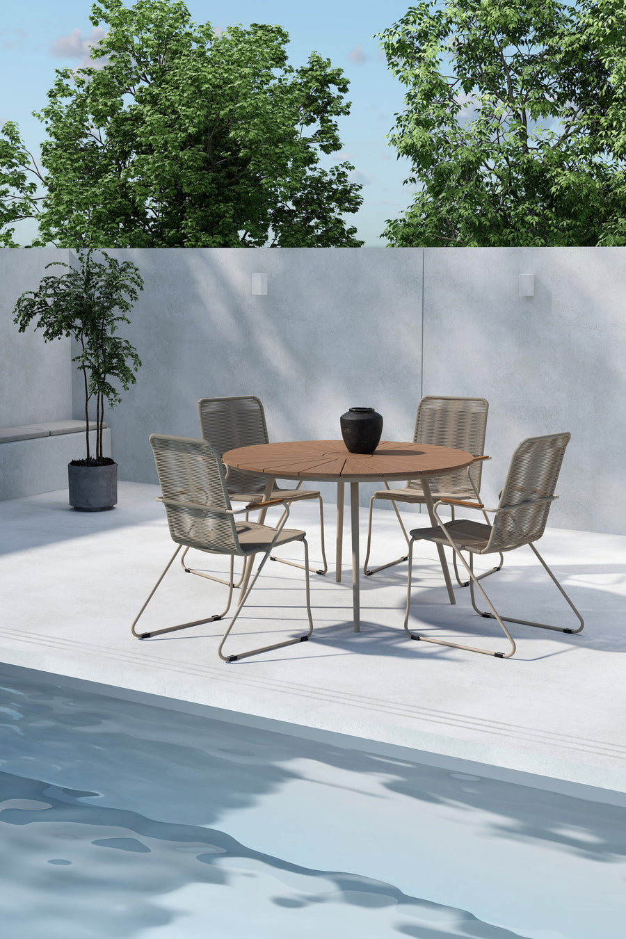 San Vito -ruokaryhmä Bois-tuoleilla 