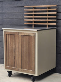 Gastro ulkokeittiömoduuli ritiläselkänojalla