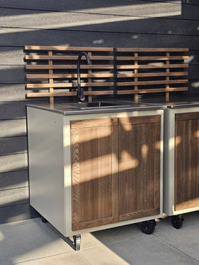 Gastro ulkokeittiön allasmoduuli ritiläselkänojalla