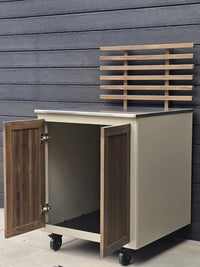 Gastro ulkokeittiömoduuli ritiläselkänojalla